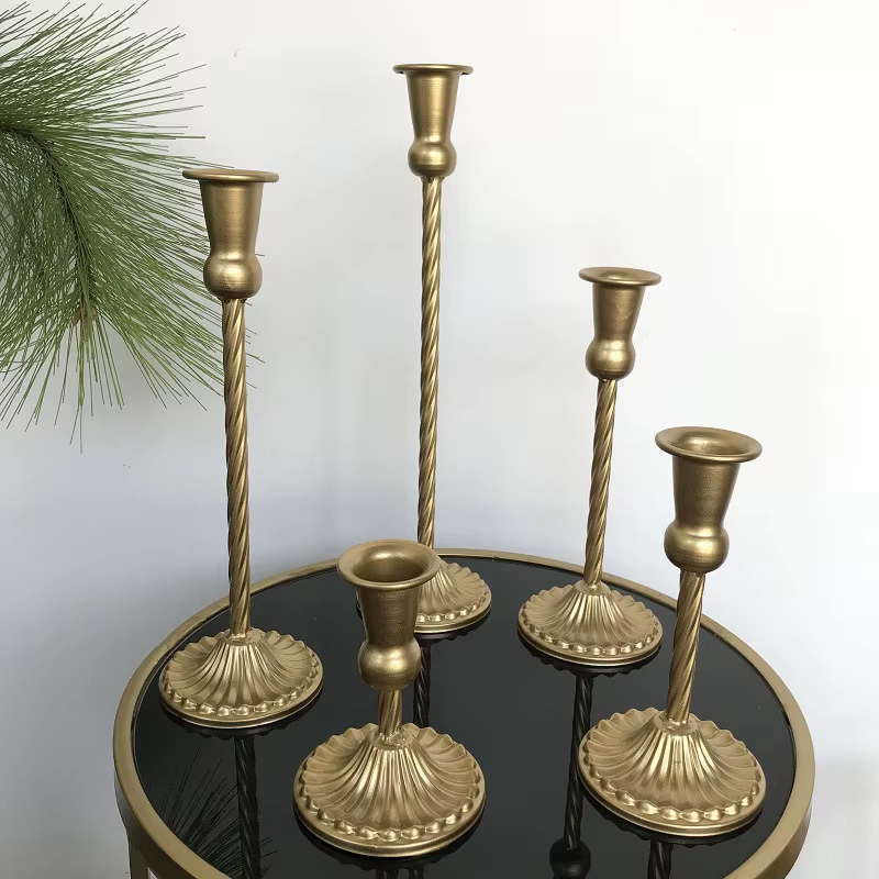 Ljusstake i Klassisk Metallisk Design – 5 Storlekar & 4 Färger