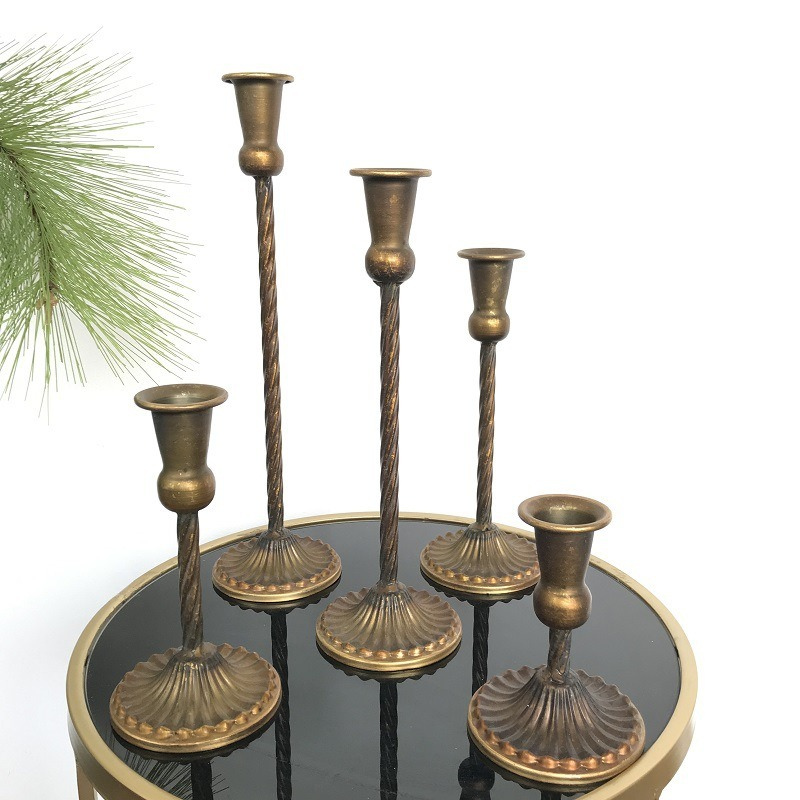Ljusstake i Klassisk Metallisk Design – 5 Storlekar & 4 Färger