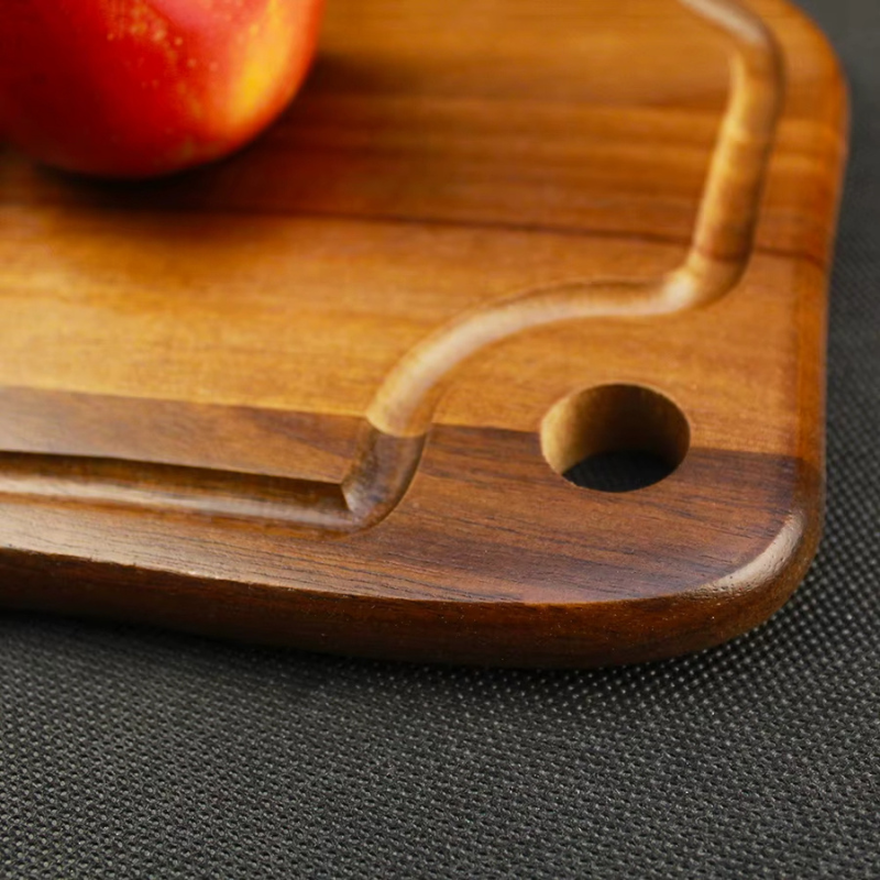 Massiv Träskärbräda 30x20 cm – Praktisk & Elegant