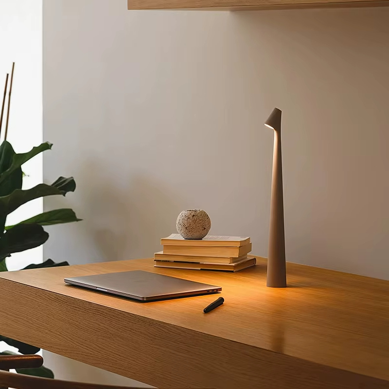 Konformad LED Bordslampa – 35/45 cm, Dimbar i 3 Nivåer